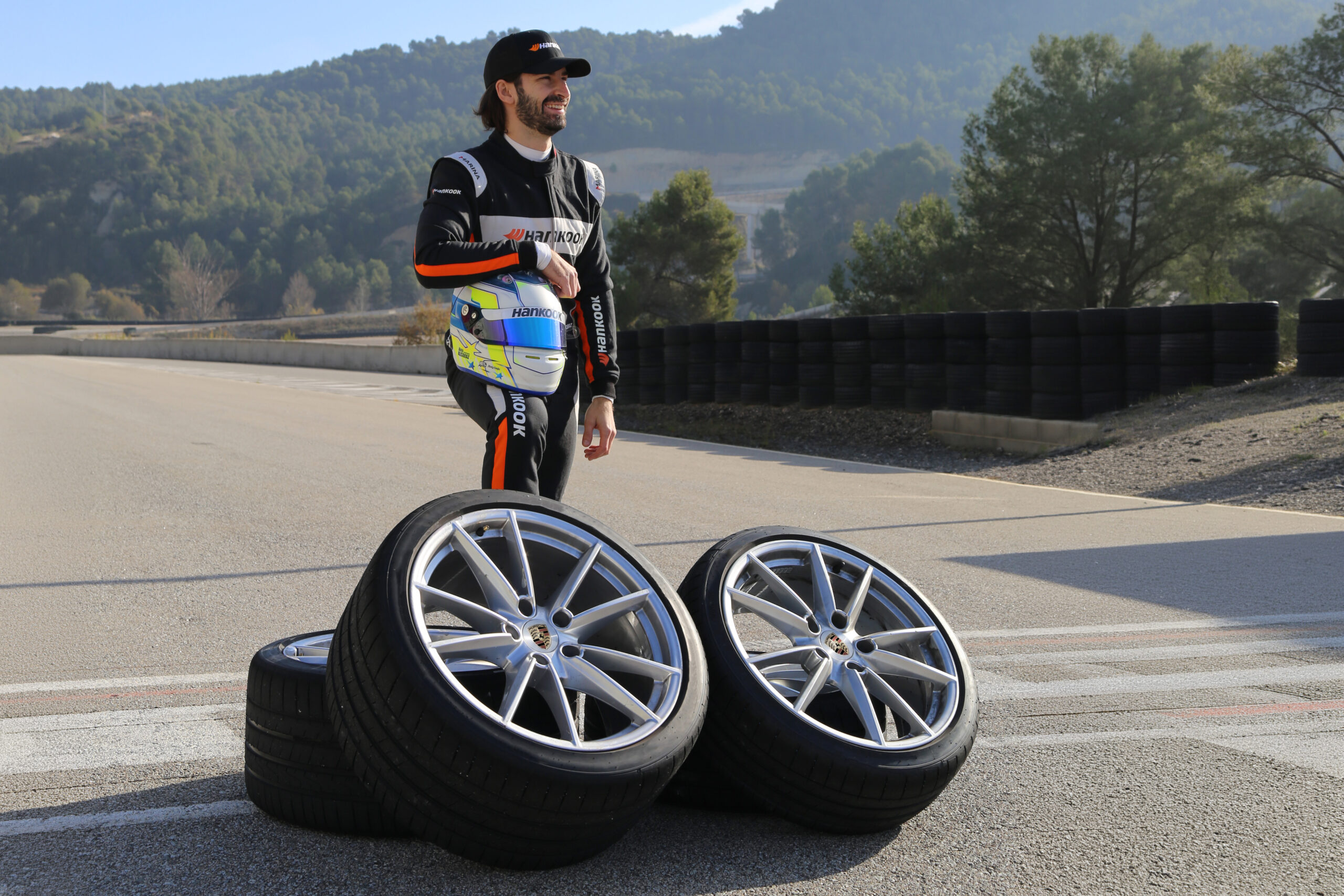 Hankook Ventus S1 evo Z tyres for the Porsche 911 Carrera at a test track